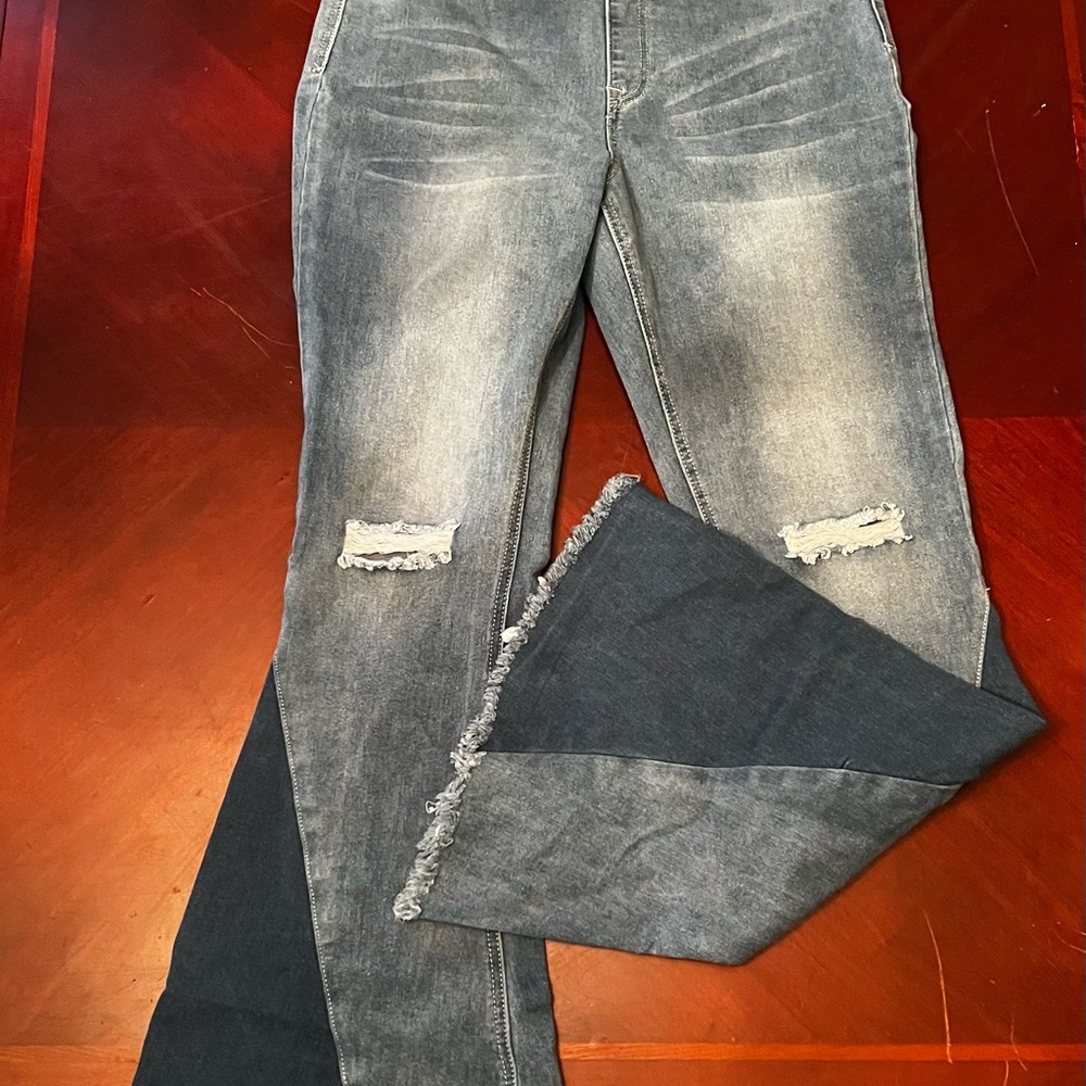 Women’s Washed Grey Distressed Jeans